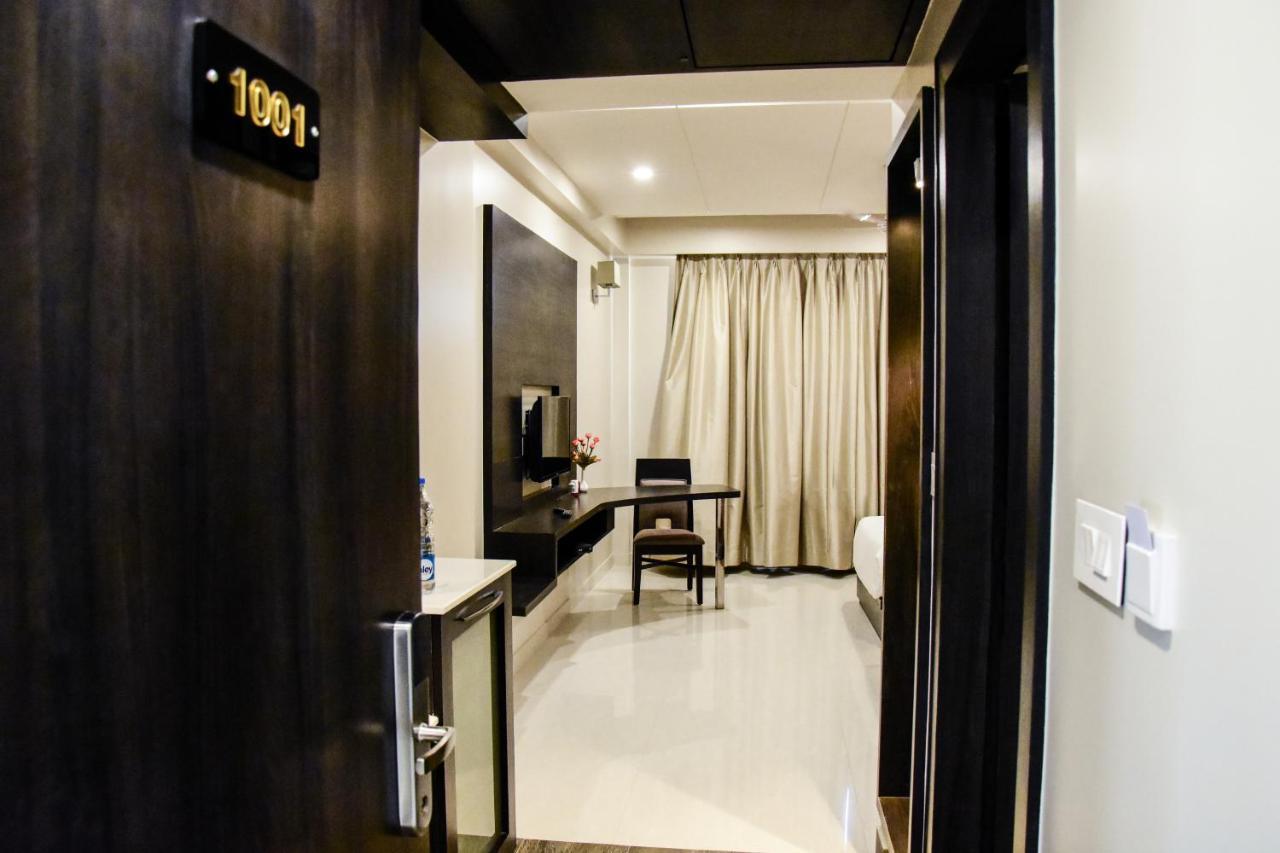 Hotel Platinum Shravasti Katra  Екстер'єр фото