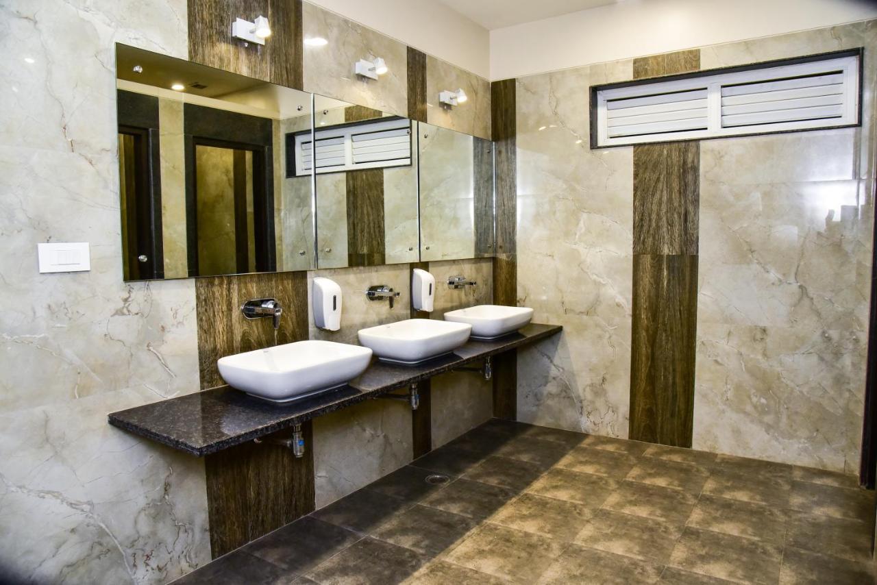 Hotel Platinum Shravasti Katra  Екстер'єр фото