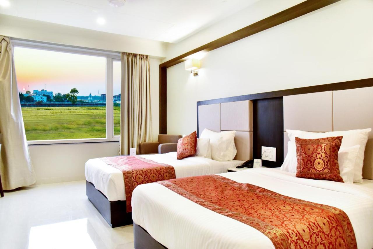 Hotel Platinum Shravasti Katra  Екстер'єр фото