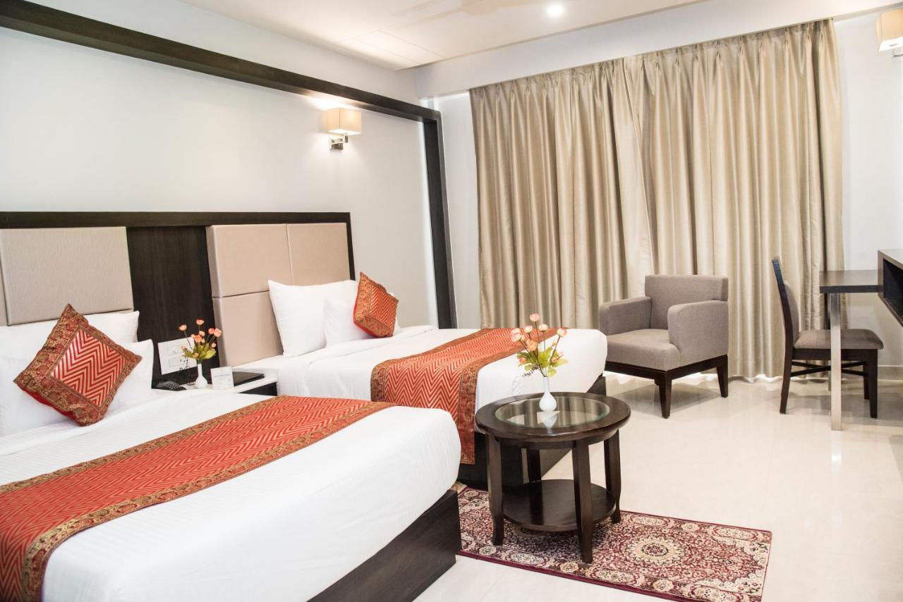 Hotel Platinum Shravasti Katra  Екстер'єр фото
