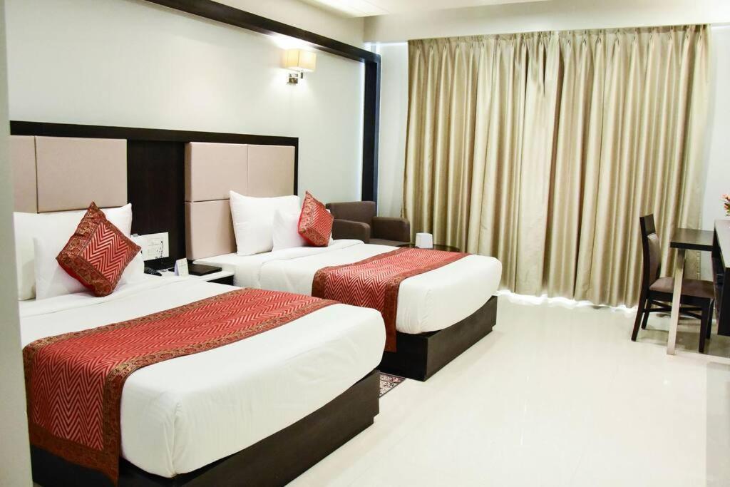 Hotel Platinum Shravasti Katra  Екстер'єр фото