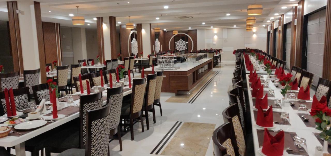 Hotel Platinum Shravasti Katra  Екстер'єр фото